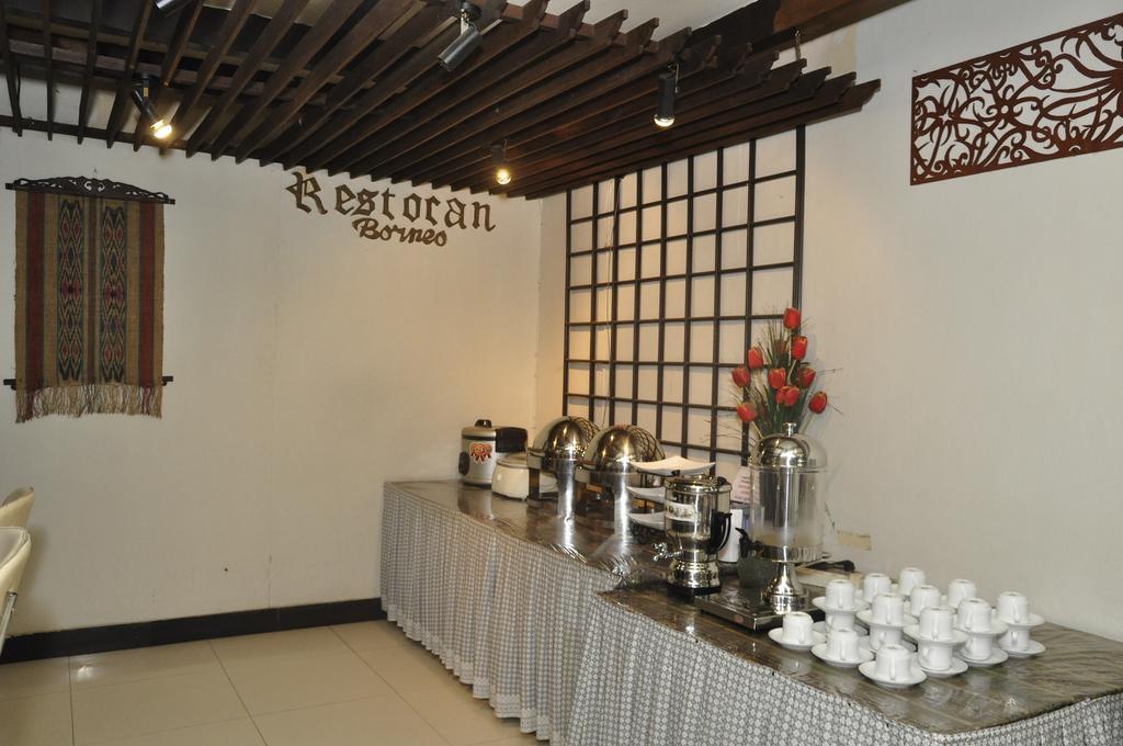 Hotel Andhika Syariah Samarinda Bagian luar foto